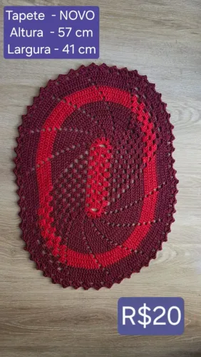Tapete de crochê vermelho mesclado