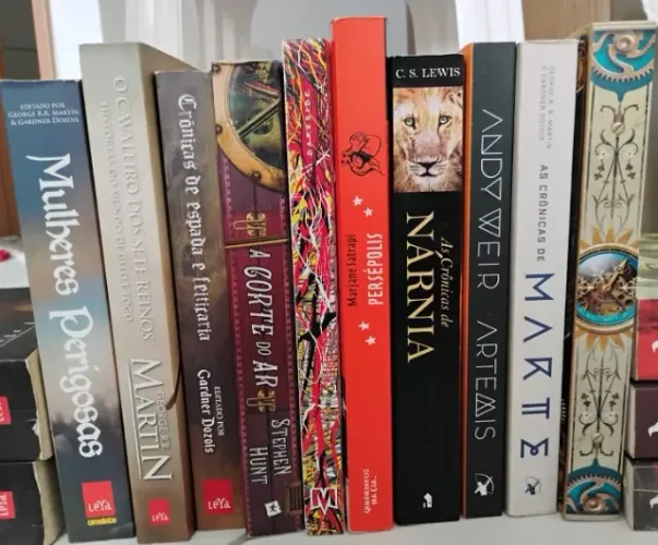 Livros novos e usados - Literatura Fantástica e Ficção Cientifica - HQ - Quadrinhos