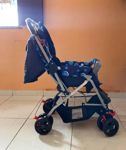 Vende-se carrinho de bebê Vanmax (novo)