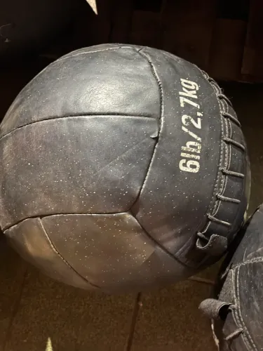 Wall ball usada 6lb 2,7kg 