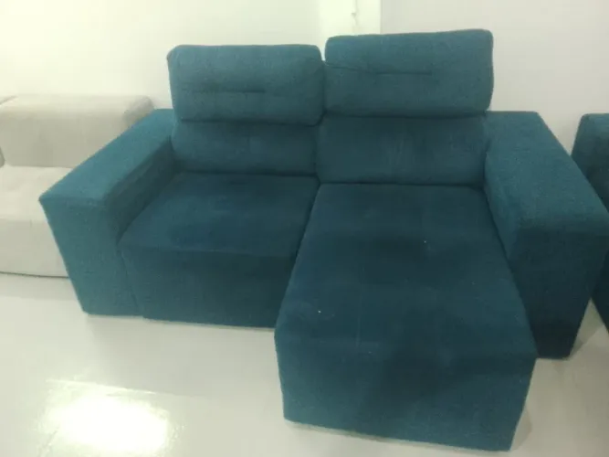 Sofá retrátil e reclinável medindo 2.10
