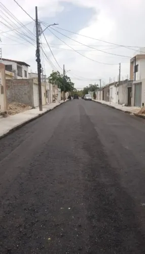Imóvel para venda tem 180 metros quadrados em Aruana - Aracaju - SE