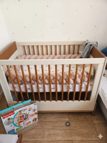 Berço que Vira Mini Cama Completo com Colchão - Seminovo