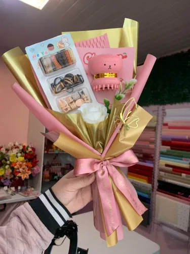 Presente buquê de maquiagem