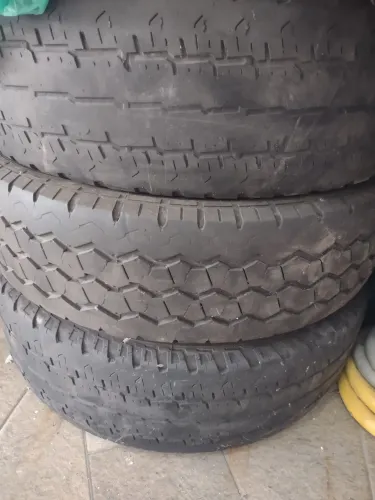 Pneu carga 225/75/16
