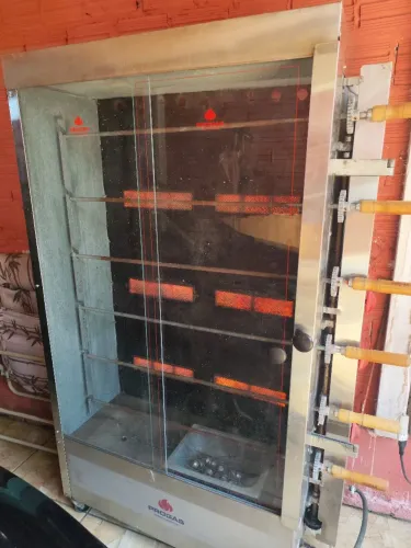 Vendo Máquina de Frango Progás 30 Frango Semi Nova