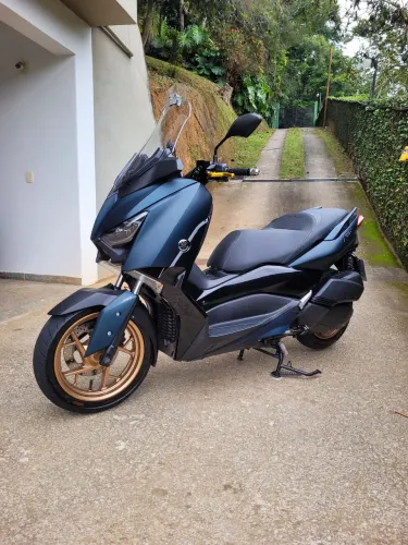 Xmax 250 2023 com apenas 6.900km - absolutamente impecável!