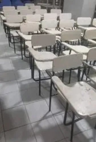 CADEIRA ESCOLAR