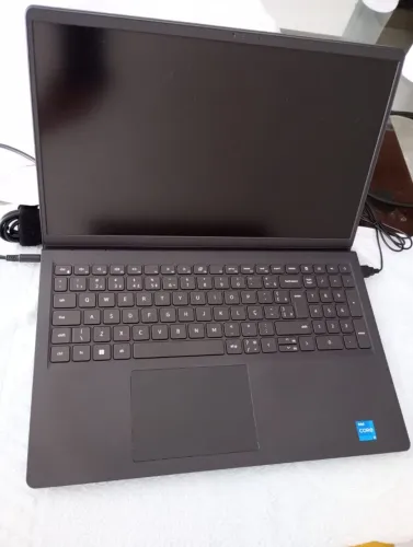Vendo Notebook Dell Full HD 8G / 256MG / tela 16 polegadas/ processador Intel i5