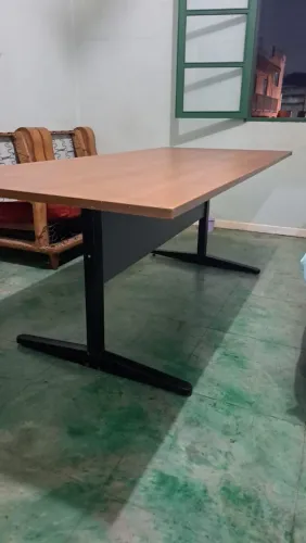 Mesa de escritório para reunião 8 lugares