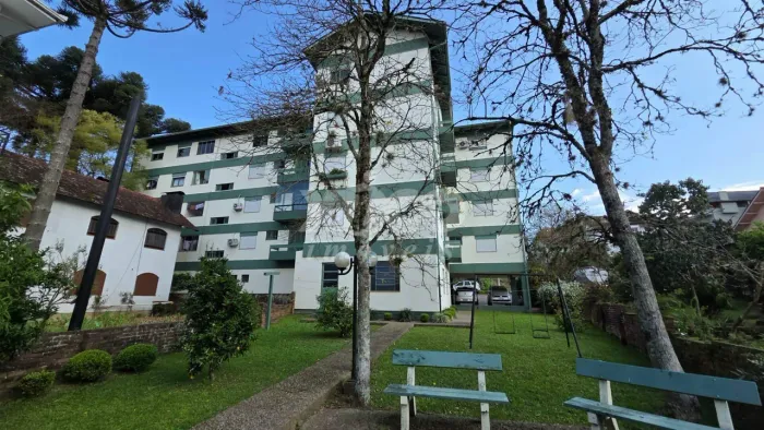APARTAMENTO NO CENTRO COM VAGA DE GARAGEM