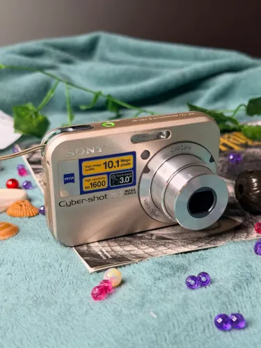 (raridade) câmera digital sony cyber-shot dsc-n2 10.1mp touch screen prata