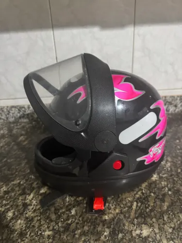 Oportunidade! Capacete SAN MARINO 54