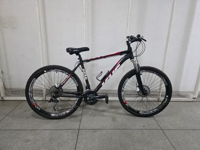 BICICLETA ALTO NÍVEL 