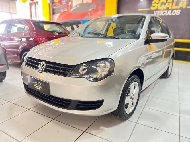 Volkswagen Polo Sedan 1.6 MI Total Flex 8V 4P 2014