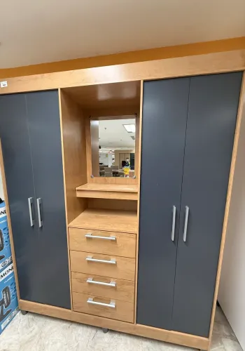 Guarda roupa novo