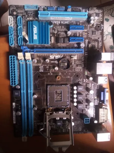 Placa Mãe ASUS P8875 - M Lx Plus.