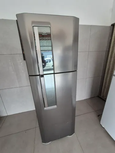 Geladeira semi nova
