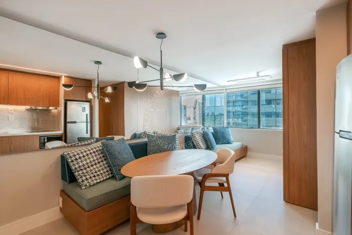 Apartamento mobiliado para alugar no Três Figueiras com 1 quarto (1 suíte)