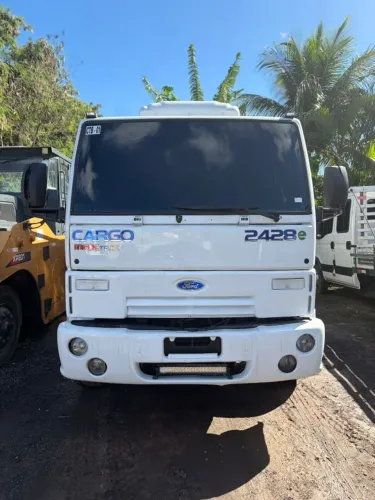 CAMINHÃO FORD CARGO 2428