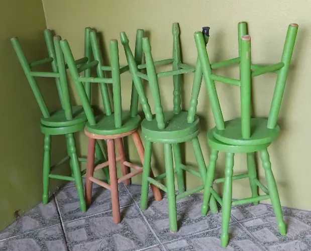 Banqueta de madeira - kit com oito unidades