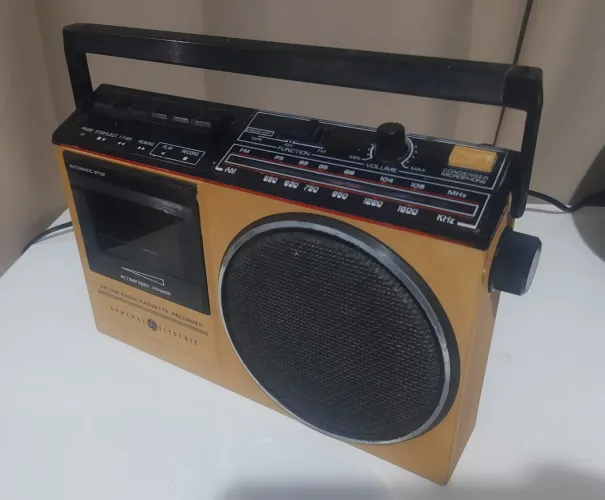 Rádio antigo toca fita general electric  gravador RELIQUIA funcionando 