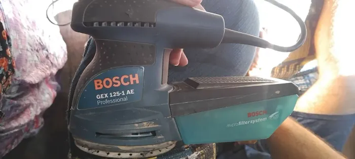 Lixadeira Bosch GEX 125-1 AE