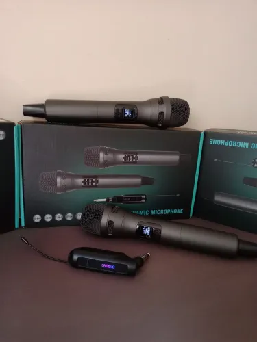 Microfone duplo N20 UHF sem fio 30 MT , recarregável, até 10 horas de autonomia.
