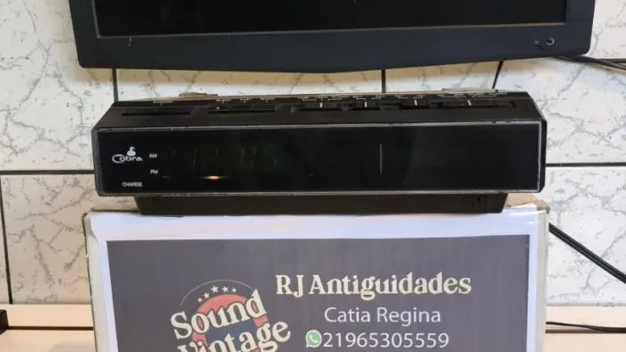 Rádio Relógio com Telefone Cobra RP-740S, um item eletrônico vintage/ década de 80 REPARO