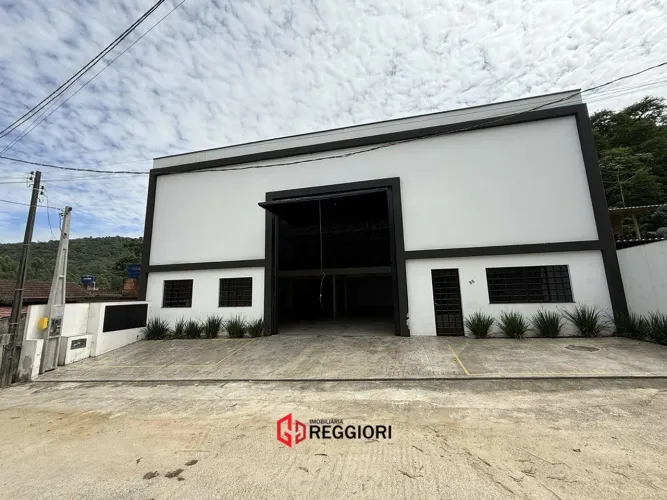 GALPÃO 582,37M² NO AREIAS