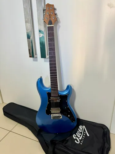 Guitarra Seven SGT-277 HH Blue com Bag e jogo de cordas grátis
