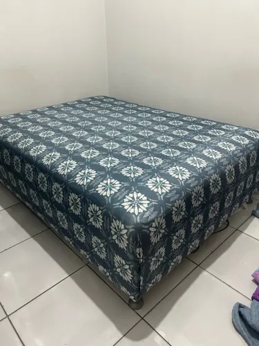 Vende-se cama box casal