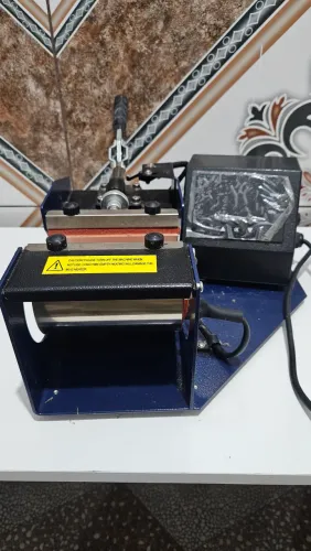 Prensa Sublimadora Mundi Canecas Premium, prensa automática pouco usada, 127v