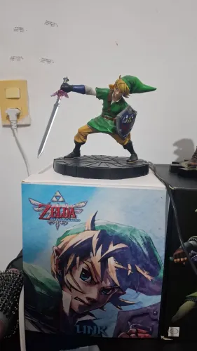 Link the legend of zelda skyward sword darkhorse