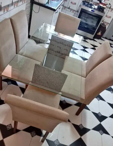 Mesa de 6 cadeiras