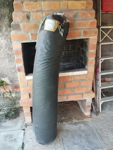 Saco de pancada muay Thai Decathlon outshook