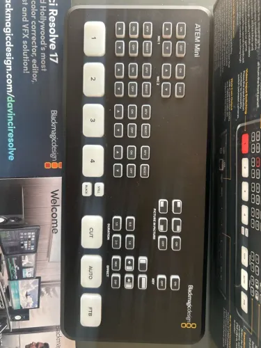 ATEM Mini Blackmagic Design | Switcher de Vídeo HDMI | Profissional