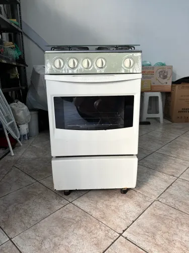Fogão Consul 4 Bocas com Forno em Perfeito Estado