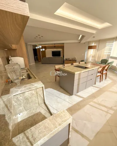 Aluga-se Apartamento 04 quartos alto padrão na Praia da Costa