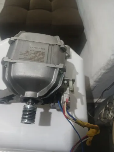 Motor de lavar e secar em ótimo estado valor. 300 reais