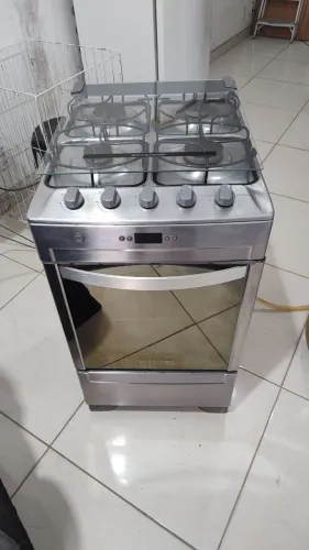 Vendo fogão Brastemp 4 bocas funciona perfeitamente leia a descrição do anúncio.