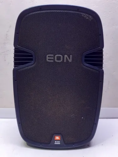 Caixa Eon jbl 515 com defeito não liga.