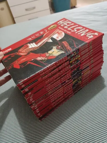 Coleção Completa Mangás Hellsing 01 ao 20