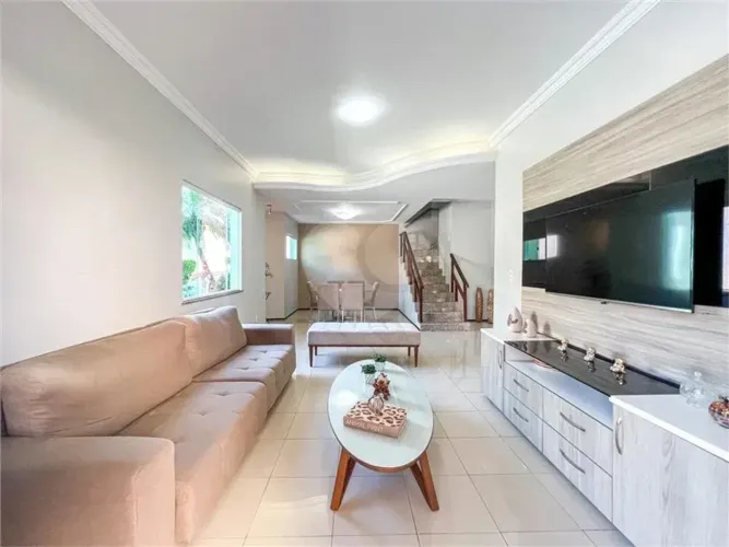 Casa Duplex em Condominio no Cambeba