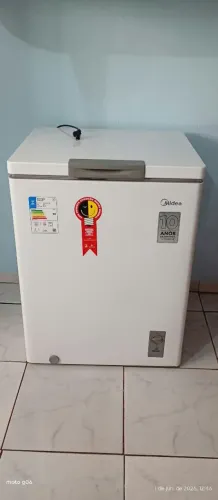 Vendo freezer Midea 150 litros pouco usado 