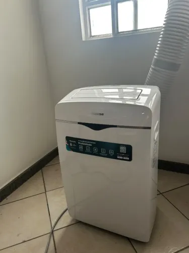 Ar condicionado portátil Hisense 12000 BTU semi novo