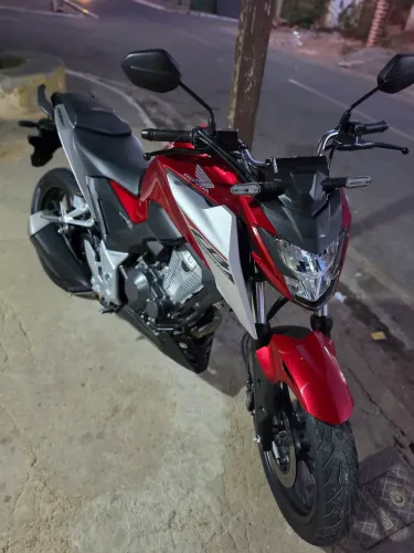 Moto muito nova