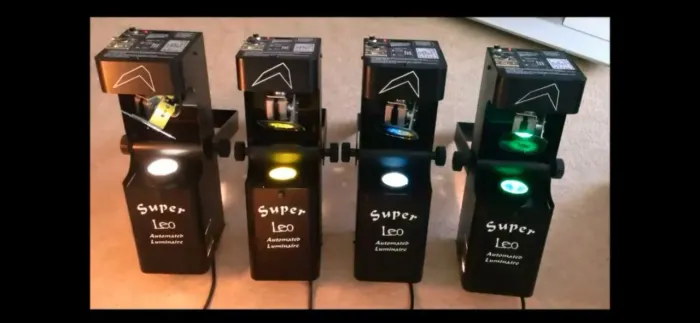 Acme super Léo 