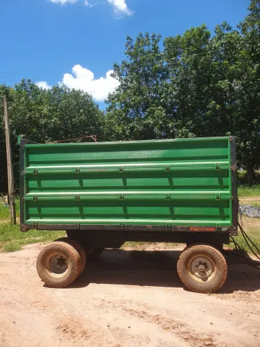 Carreta basculante agrícola Fachini 