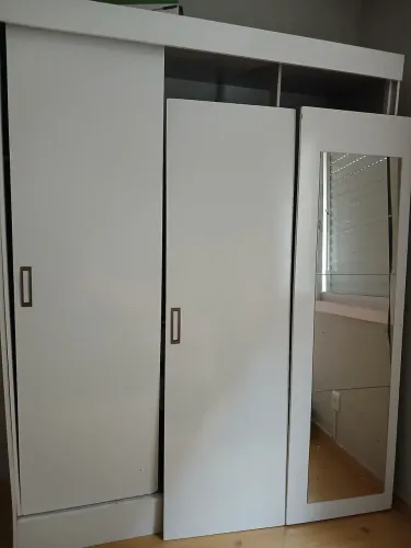  Ta dadoRoupeiro semi desmontado 260,00